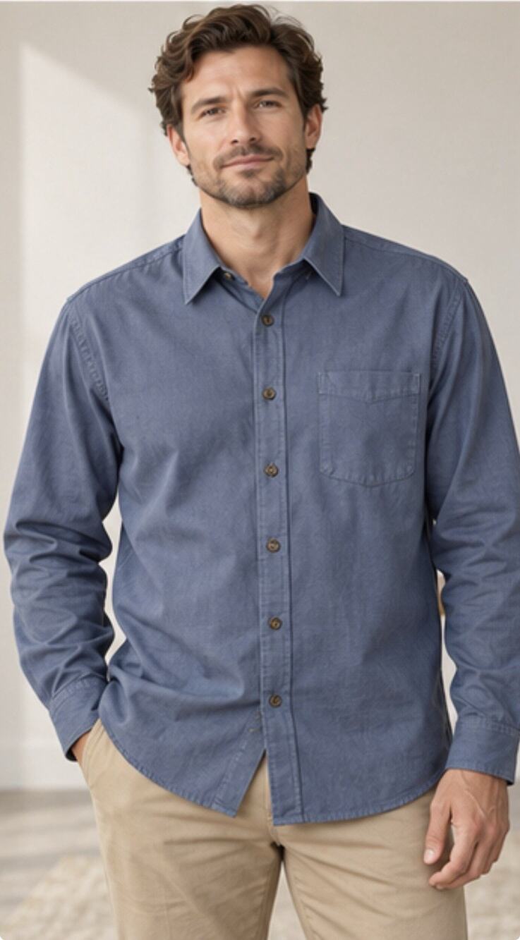 Eddie Bauer Men’s Button Up Shirt Medium Blue Relaxed Fit Long Sleeve Pocket